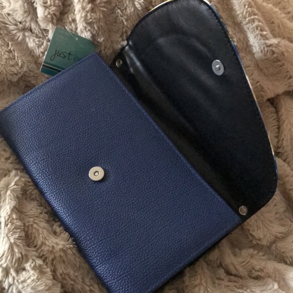 Beautiful Blue Spring Wallet - Picture 3 of 4